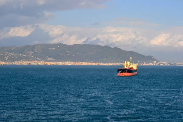 Akdeniz 'de Büyük Ağır Kaldıraç Gemisi
