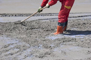 Köprü üstünde belgili tanımlık yol Betonlama