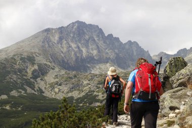 Slovakya yüksek Tatras yürüyüşçü