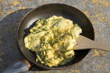 Anadolu kuşkonmaz ile