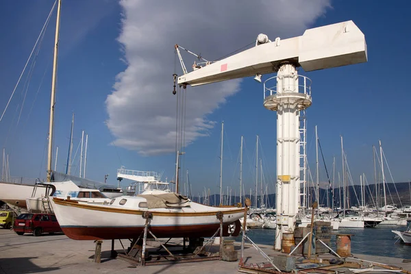 Bianco su cielo blu — Foto Stock