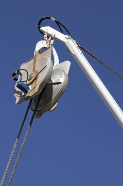 Kasnak üzerinde mavi gökyüzü