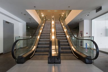 Asansörde İş Merkezi