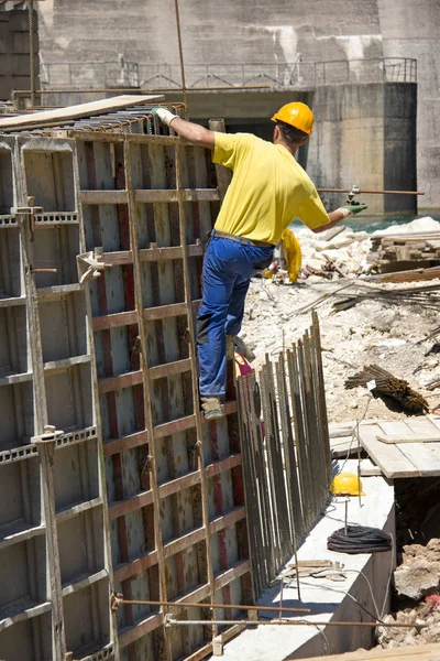 Trabalhando Com Cofragem Pré Fabricada Canteiro Obras — Fotografia de Stock