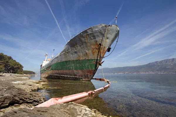 Oude Geruïneerd Schip Gestrand Strand Schipbreuk Storm — Stockfoto