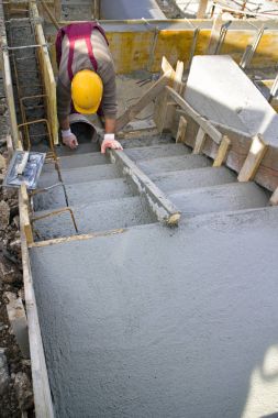 Beton merdiven inşaat işçisi oluşturur
