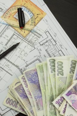 Bir ev inşa etmek için para. İpotek taksit. Geçerli çek banknotlar. Mimari Proje, mimari plan, teknik proje, inşaat planının bir parçası. 