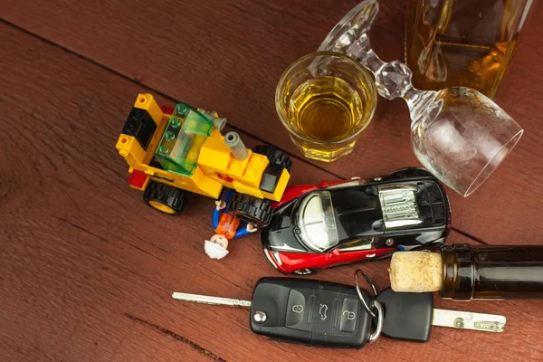 Driving under the influence of alcohol. Dangerous ride. Alcohol behind the wheel. Drunken driver. — Stock Photo, Image