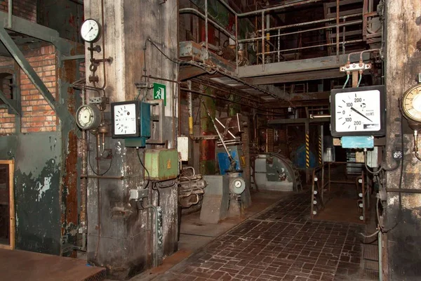 Peenemuende, Tyskland - 21 September 2017: Territorium Army Research Center. WW-Ii utvecklade V-1 och V-2 raketer. En vy av en koleldade kraftverk som levereras el till basstationen. — Stockfoto