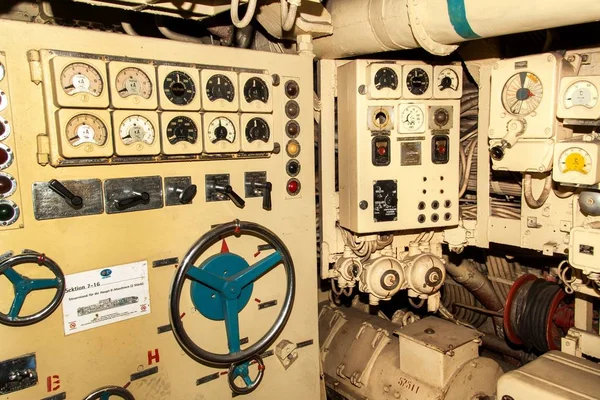 ПЕЭНЕМУЕНДЕ, ГЕРМАНИЯ - 21 сентября 2017 года: Подводная лодка U-461 бывшего Балтийского советского флота относится к классу 651. В коде НАТО JULIETT . — стоковое фото