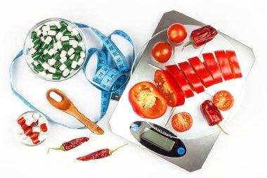 Mutfak ağırlık doğranmış biber ile. Sebze diyet bölümü. Sıkı diyet.