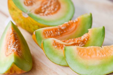 Kavun sarısı - Muskmelon dilimlenmiş kavun Tayland tropik meyvesi