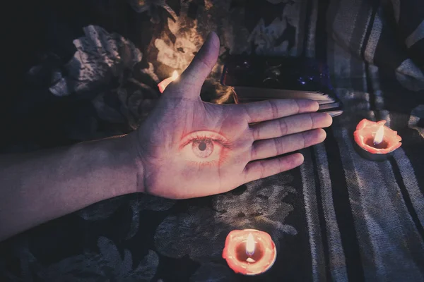 Hand with the eye looking for Astrology Occult Magic illustratio — 스톡 사진
