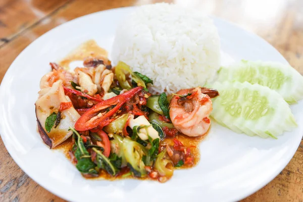 Stir Fried Seafood Squid Shrimp Prawn Holy Basil Rice Thai — Stock Photo, Image