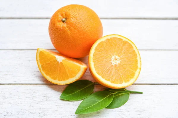 Fresh Orange Slice Half Orange Leaf Healthy Fruits Harvest Concept — Stockfoto