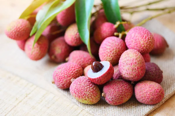 Verse Lychee Houten Tafel Van Boom Tropisch Fruit Zomer Thailand — Stockfoto