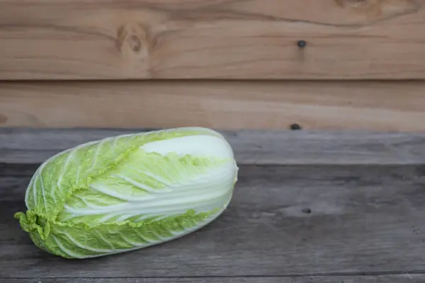 Frischer Chinakohl Aus Dem Garten — Stockfoto