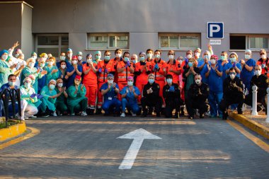 MLAGA, İSPAN 10 Nisan 2020. Clnico de Mlaga Hastanesi, Sağlık personeli, COVID19 'a karşı savaşanlar.