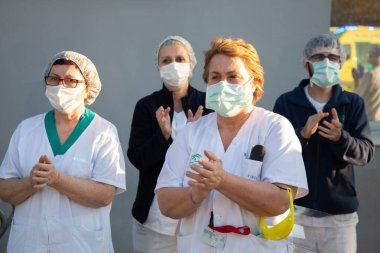 MLAGA, İSPAN 10 Nisan 2020. Clnico de Mlaga Hastanesi, Sağlık personeli, COVID19 'a karşı savaşanlar.