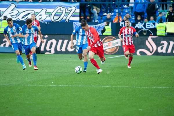 Malaga, İspanya. 9 Şubat 2018. La Liga Maçı Malaga C.F. - Atletico de Madrid 'de. Fernando Torres topu aldı.