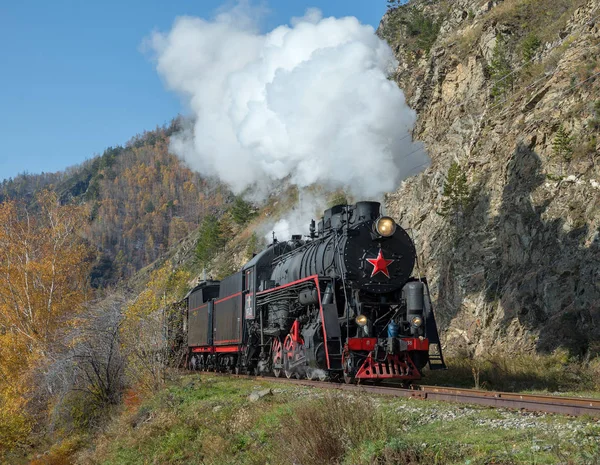 Old steam locomotive in the Circum-Baikal Railway — Stock Photo, Image