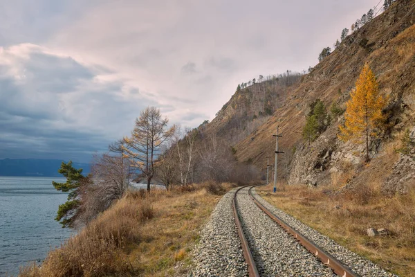Podzim na Krugobajkalská železnice — Stock fotografie