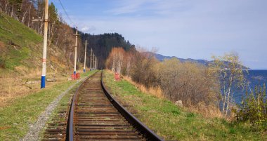 çevre-Baykal demiryoluna bahar