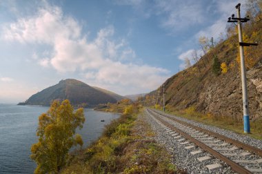 Sonbahar çevre-Baykal demiryolu