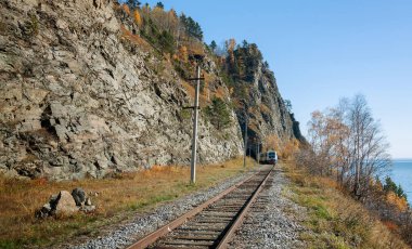 Sonbahar çevre-Baykal demiryolu