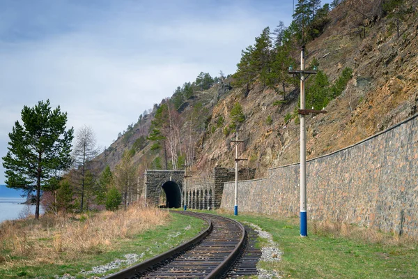 意大利墙环贝加尔湖铁路 — 图库照片