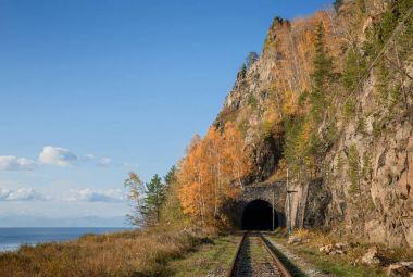 Sonbahar çevre-Baykal demiryolu