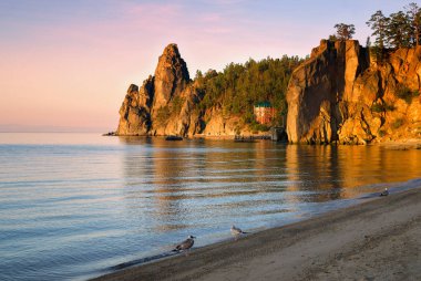 Defne Peschanaya sabahın erken saatlerinde