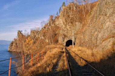 Sonbahar çevre-Baykal demiryolu