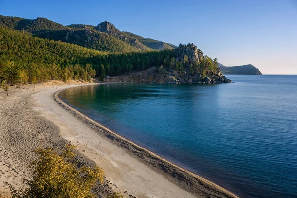 Una Piccola Baia Sabbiosa Sul Lago Baikal — Foto Stock
