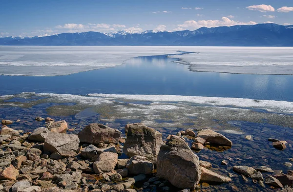 Jezioro Bajkał Początku Maja — Zdjęcie stockowe