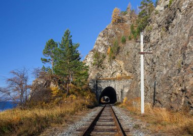 Sonbahar çevre-Baykal demiryolu