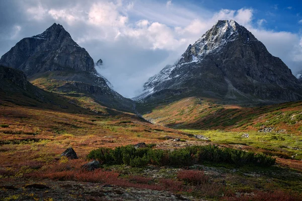 Autumn in the mountains Kodar Ridge in Eastern Siberia, Transbaikalia — Stock Image Autumn Mountains Kodar Ridge Eastern Siberia Transbaikalia Royalty Free Stock Photos