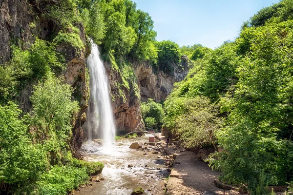 Cachoeira Medovyi, Karachay Cherkessia, Federação Russa — Fotografia de Stock