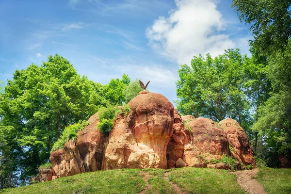 Red Rock nel parco pubblico di Kislovodsk, Russia, 11 giugno 2017 — Foto Stock