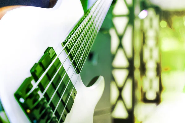 Zbliżenie Struny Elektryczne Gitara Basowa — Zdjęcie stockowe