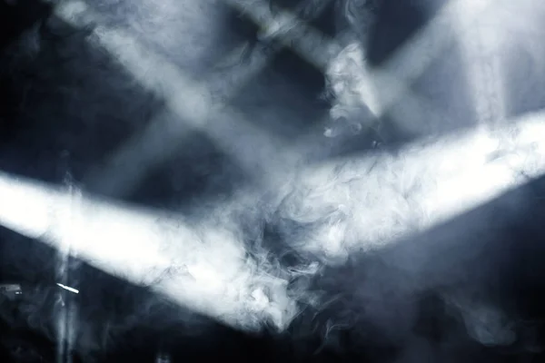 Lichtstrahl Mit Rauch Und Nebelscheinwerfern Auf Der Bühne Szenelichtanlage — Stockfoto