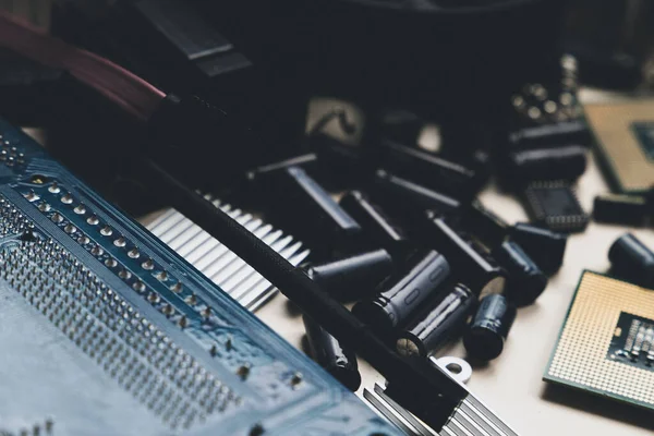 Computer Laptop Hardware Cpu Ventilator Koeler Batterij Condensatoren Radiator Chip — Stockfoto