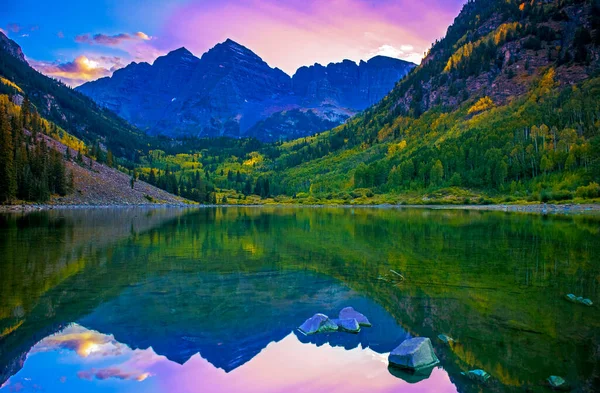 Colorado Rocky Mountains Sunset Maroon Bells Still Lake Reflection Peaks — Stock Photo, Image