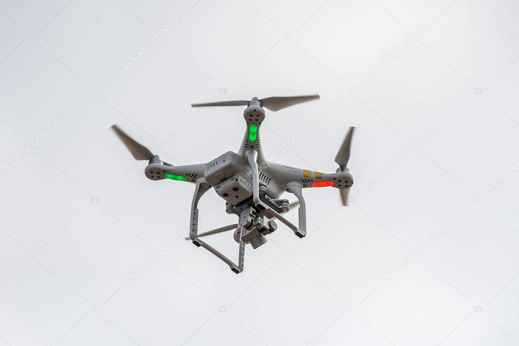 Radio controlled flying quad copter