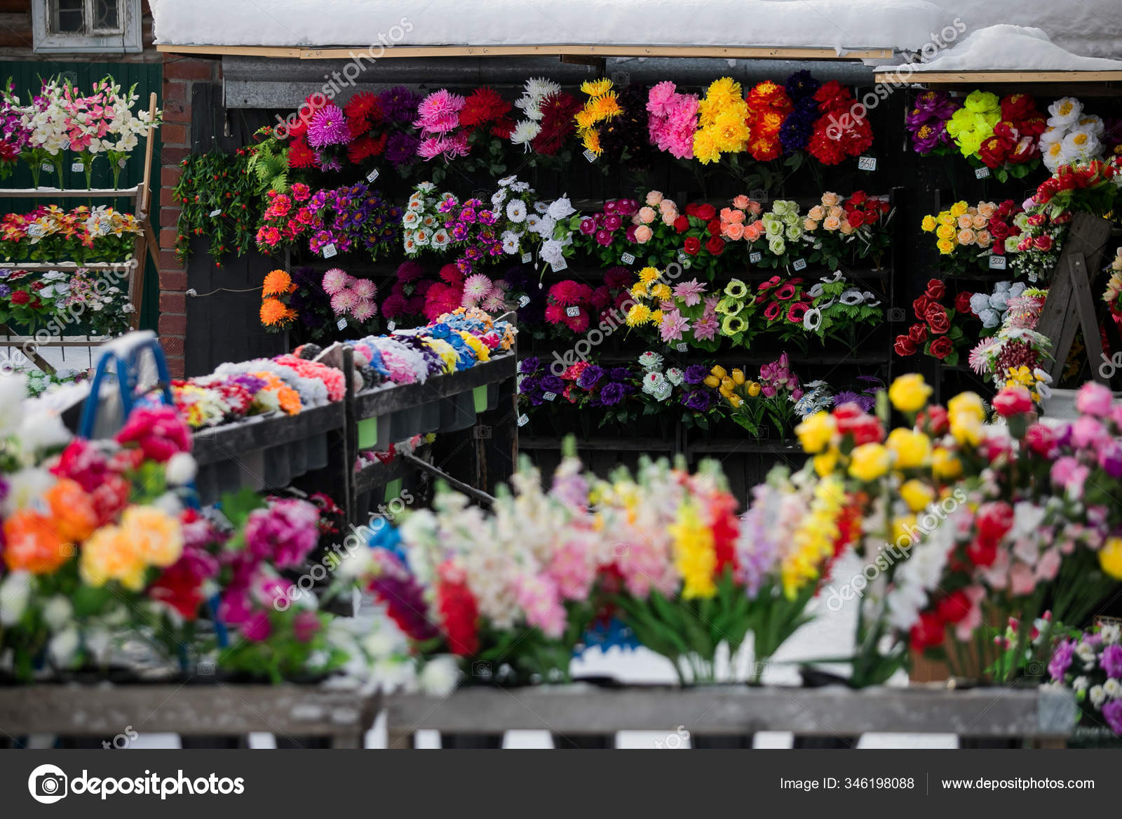 Point Sale Many Artificial Flowers Bouquets Wreaths Cemetery Sells Jewelry Stock Photo Image By C Chikennnsem Gmail Com 346198088