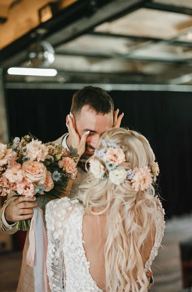 Novia Novio Lloran Felicidad Día Boda — Foto de Stock