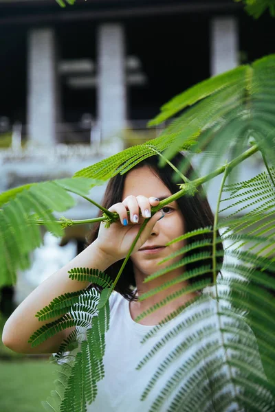 Beautiful Asian Woman Posing Jungle Bali Island Indonesia — Stock Photo, Image