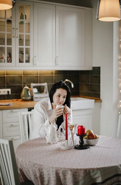 Lovely Brunette Girl White Shirt Drinks Tea Table Kitchen Interior — Stock Photo, Image