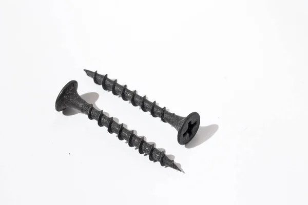 Tornillo autorroscante con rosca de acero de cemento endurecido para fijación a metal y madera — Foto de Stock