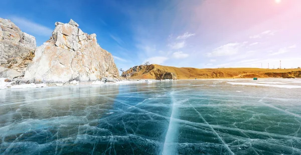 Живописный вид на озеро Байкал зимой, остров Ольхон — стоковое фото